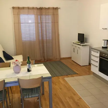 Sandra * Rogoznica (Sibenik-Knin)